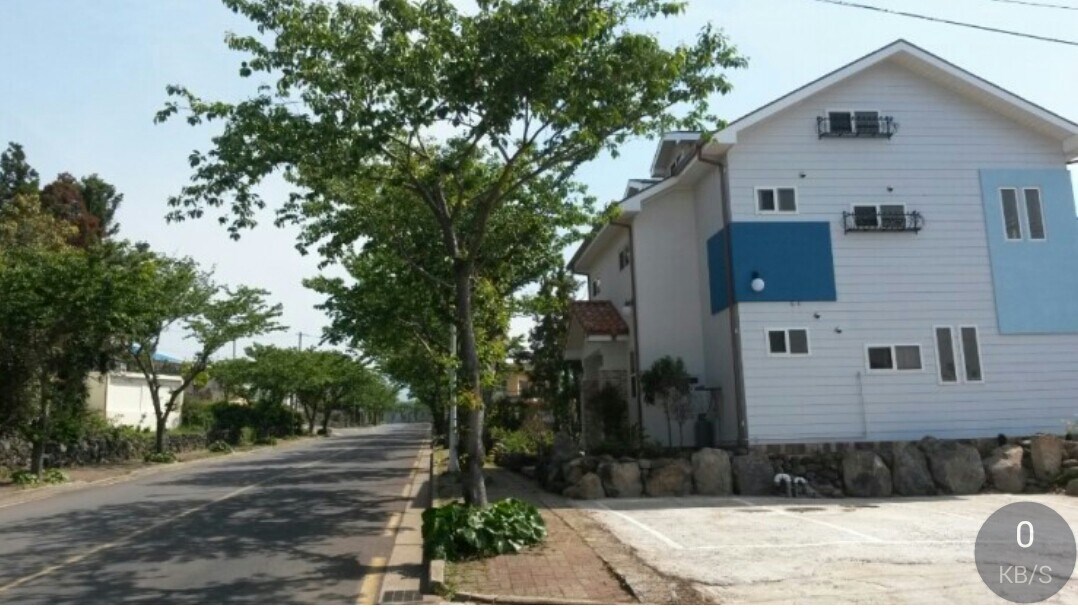 Yera-dong, Jungmun Tourist Complex ，「Estay House」蓝色房间