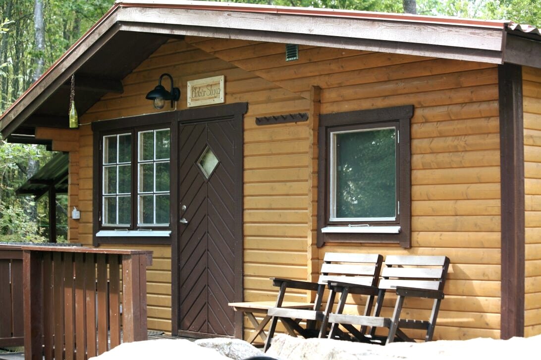 舒适的瑞典小屋，直达湖泊和森林