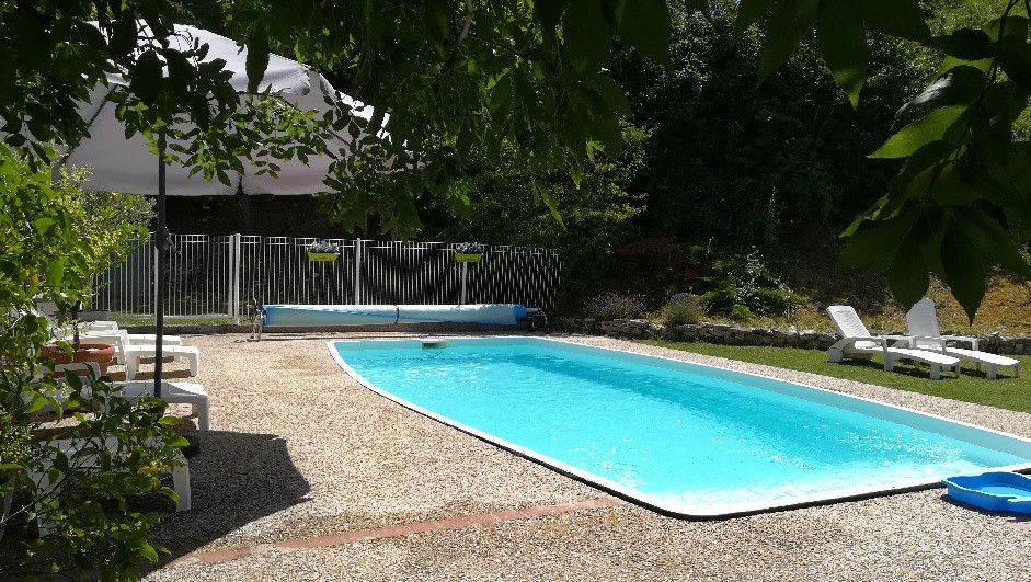 Maison du Bonheur jacuzzi piscine privée* Yonne