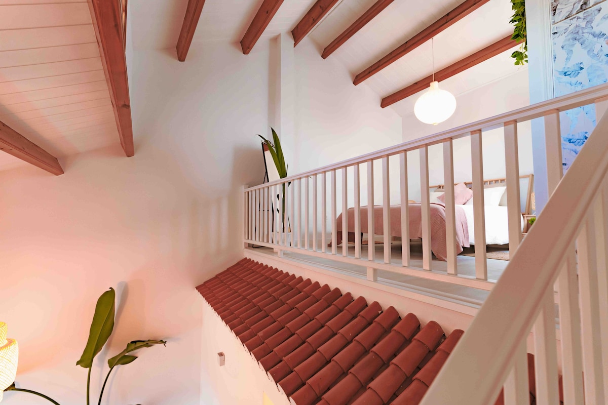 弗拉门卡海滩（ Playa Flamenca ）带拱形天花板的房子