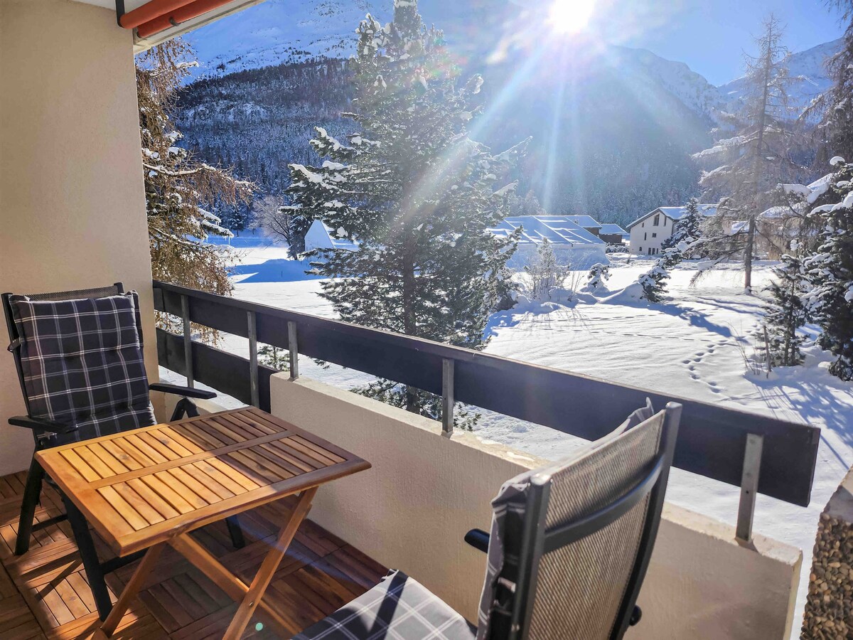 Alpine Studio with Mountain View, Sauna & Pool