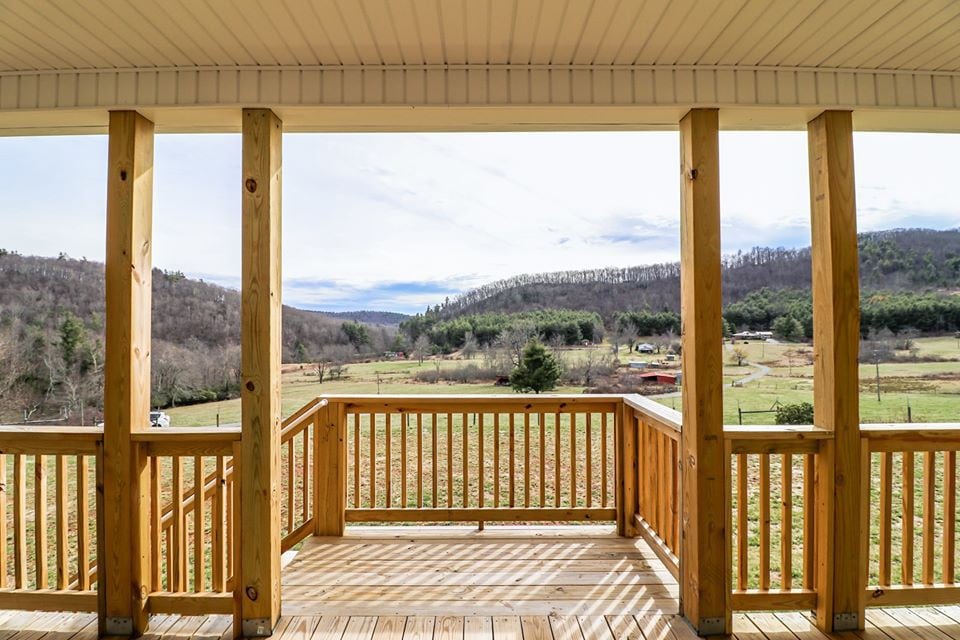 Porch n 'Pasture Farm by Buffalo Mountain Getaway