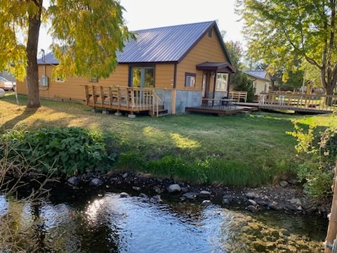 Creekside, Great Views, In Heart of Downtown