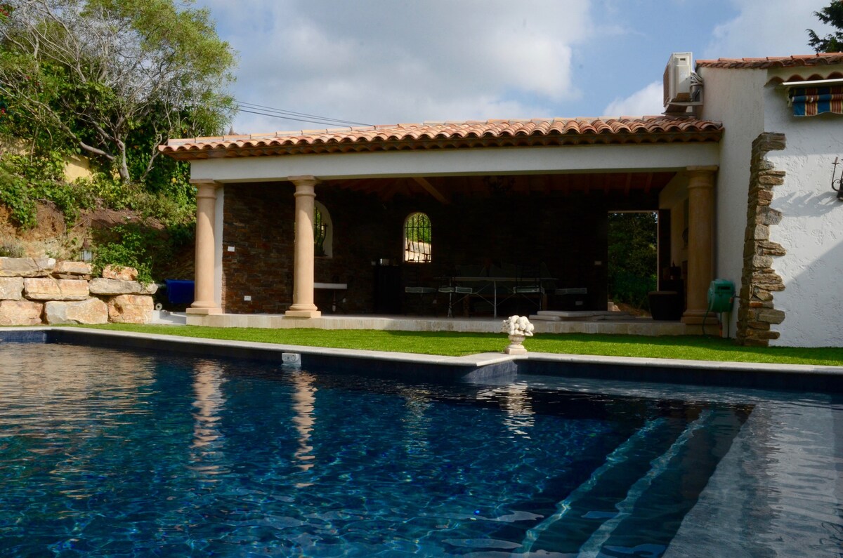 Appartement dans villa provençale avec piscine