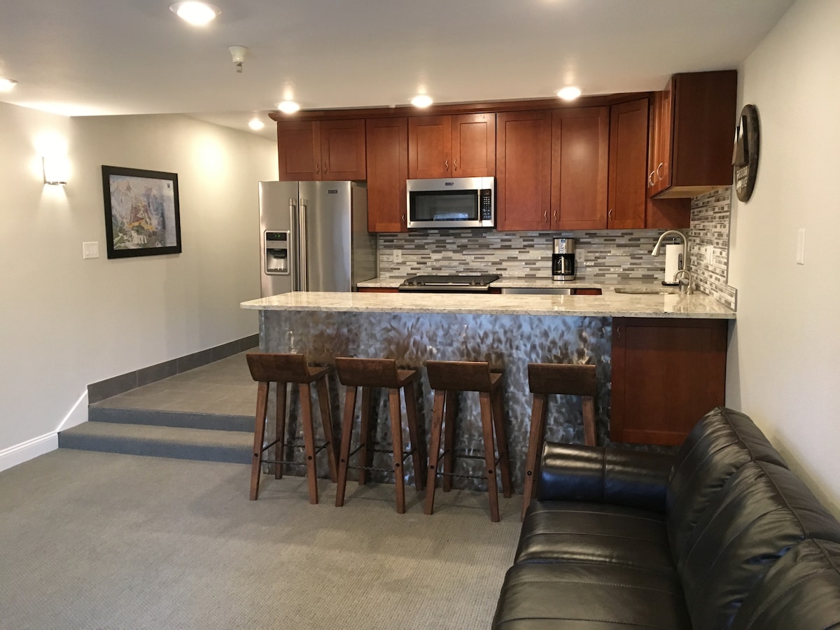 Remodeled Cozy 1 Bd/1 bth Condo, Great Location!