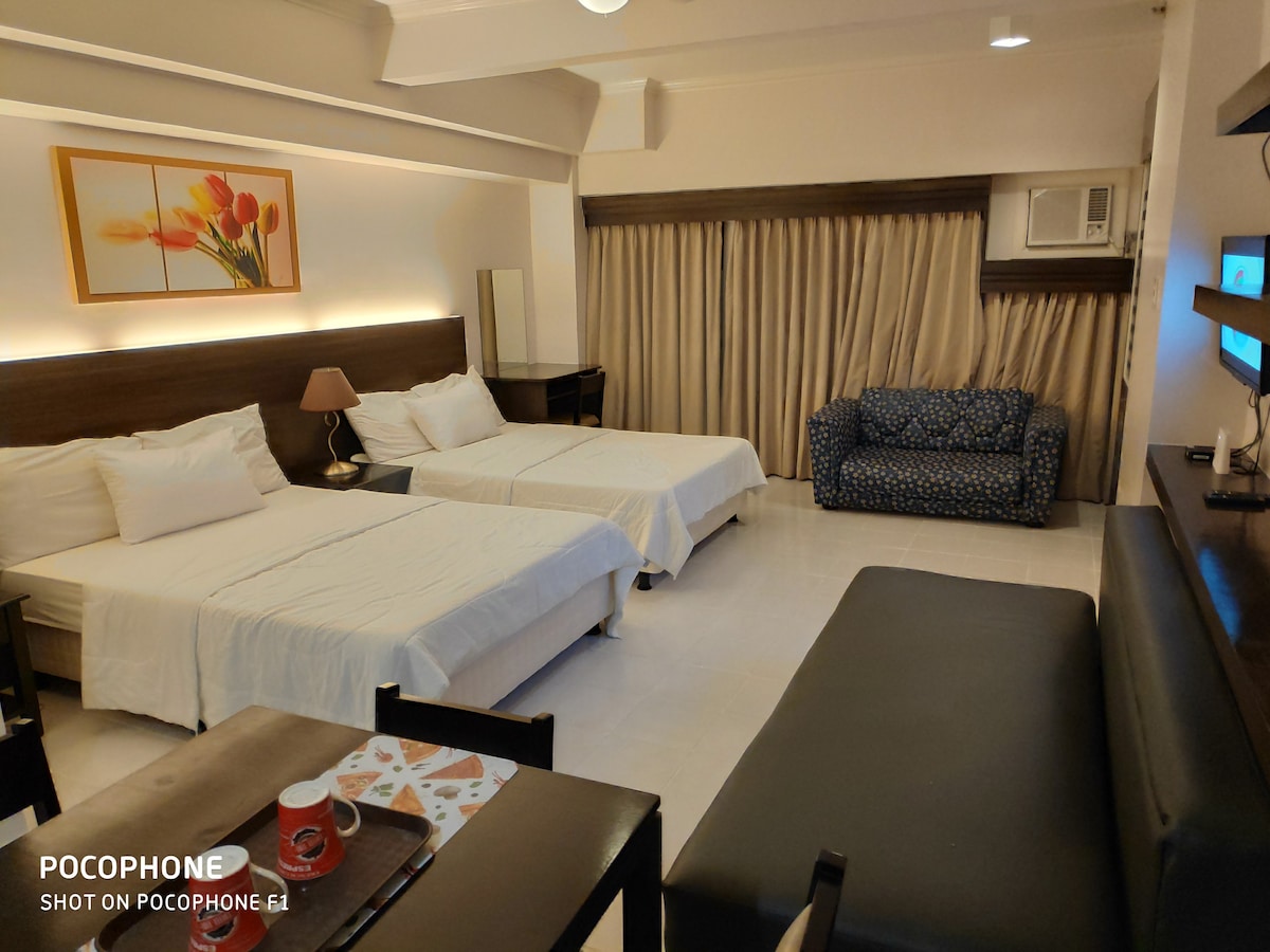 Privea 7 Tagaytay Staycation + Netflix + TaalView +游泳池