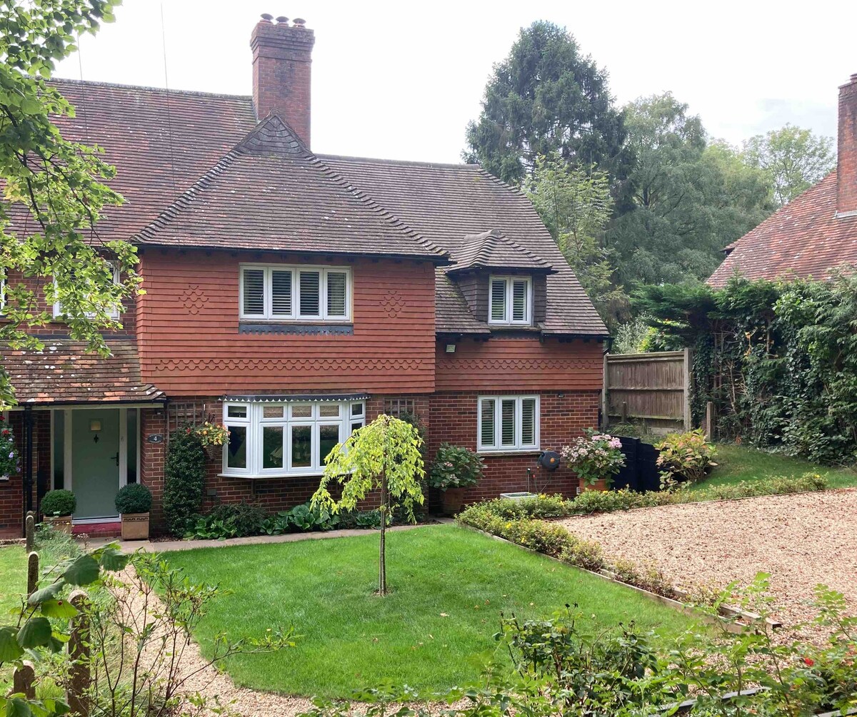 One Bed Country Hideaway in AONB