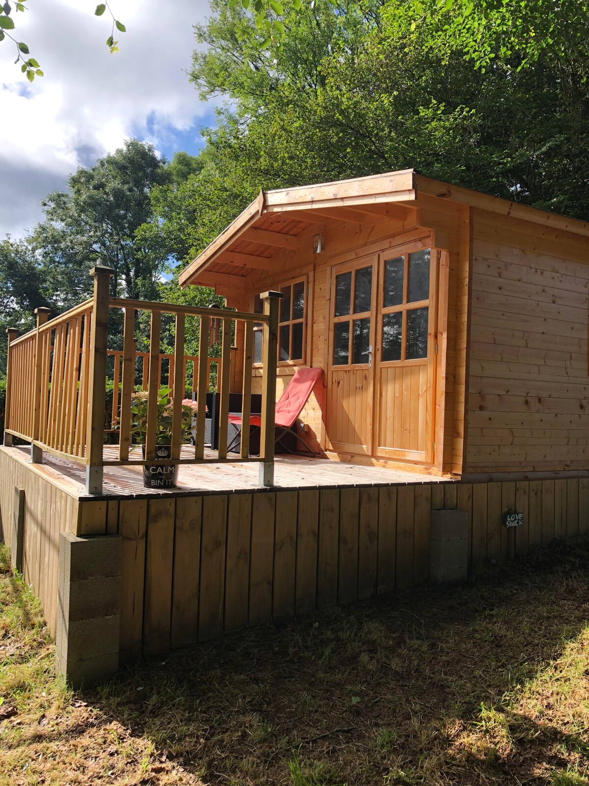 Love Shack with a lake view on a lovely campsite.