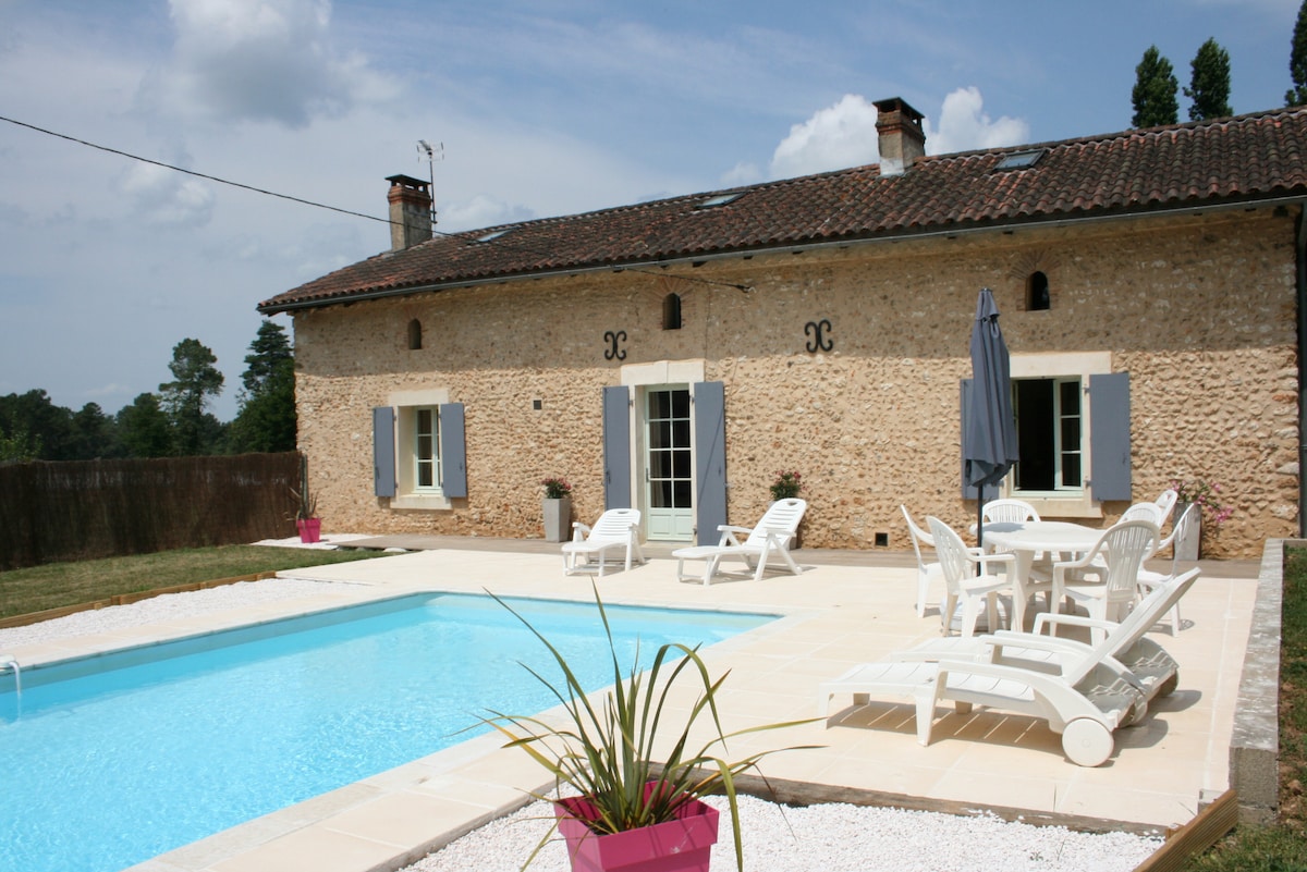 Gîte de caractère 3 étoiles - piscine chauffée