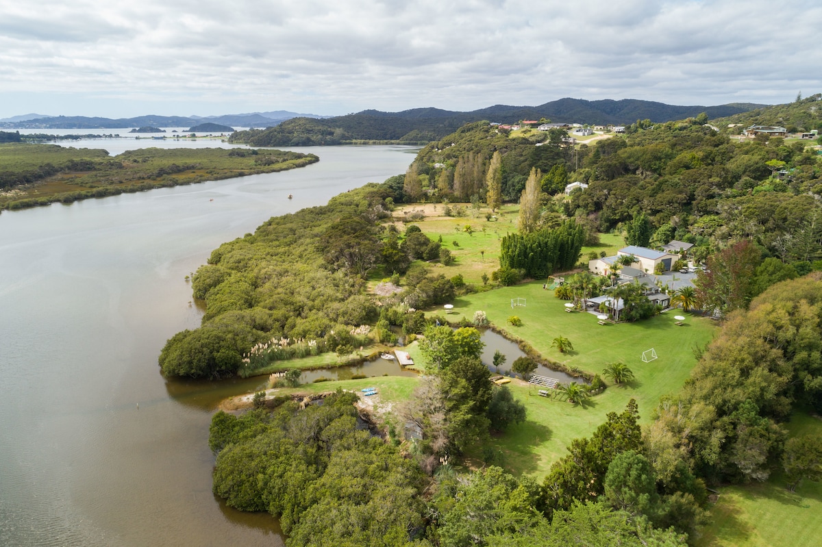 Paihia Waterfront Lodge