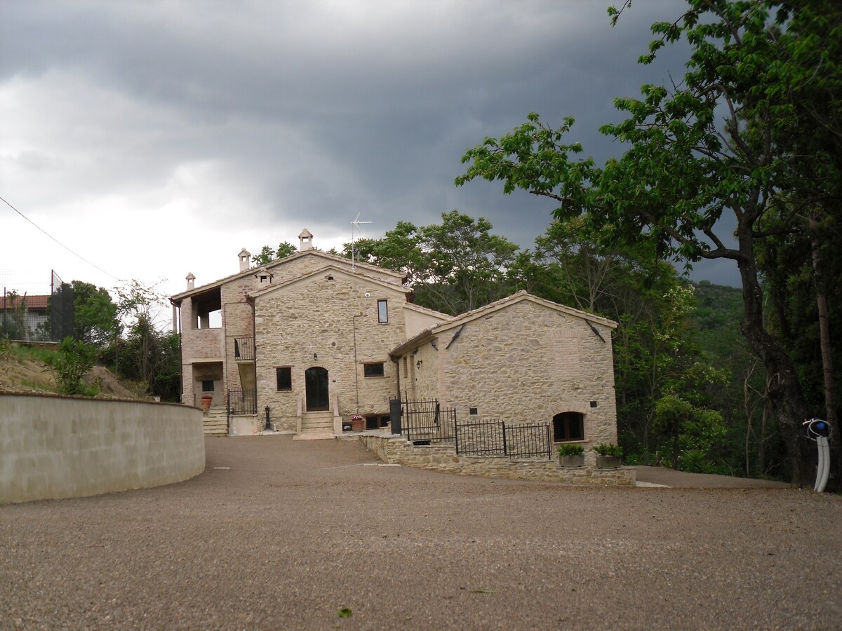 佩鲁贾·翁布里亚·艾里斯（ Perugia Umbria IRIS ）的乡村度假屋