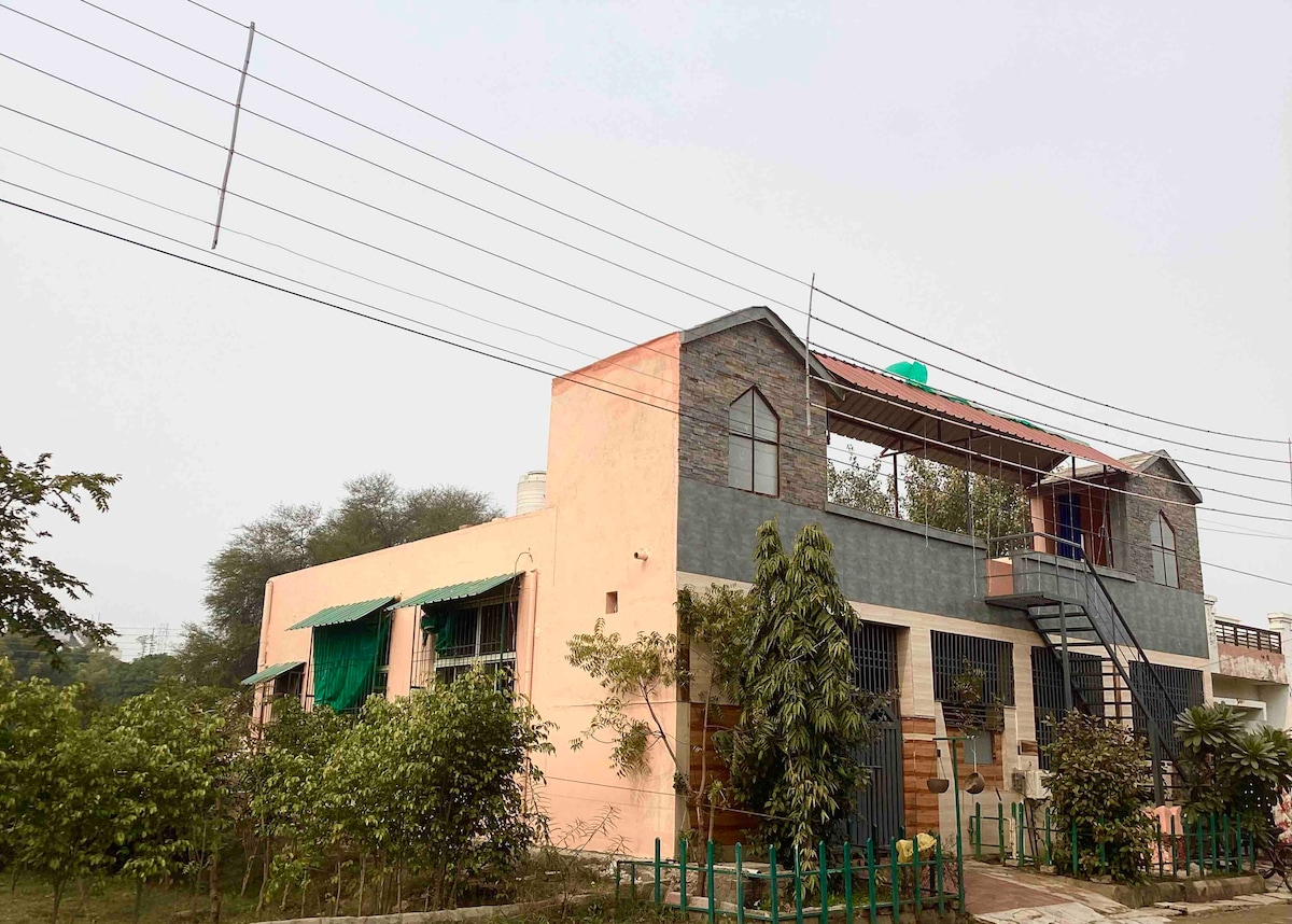 Gaurang Eternity Homestay 2Bhk Ctg near Premmandir