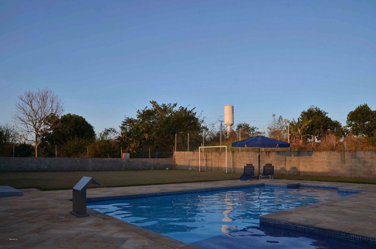 Casa de campo com piscina divisa interior de SP