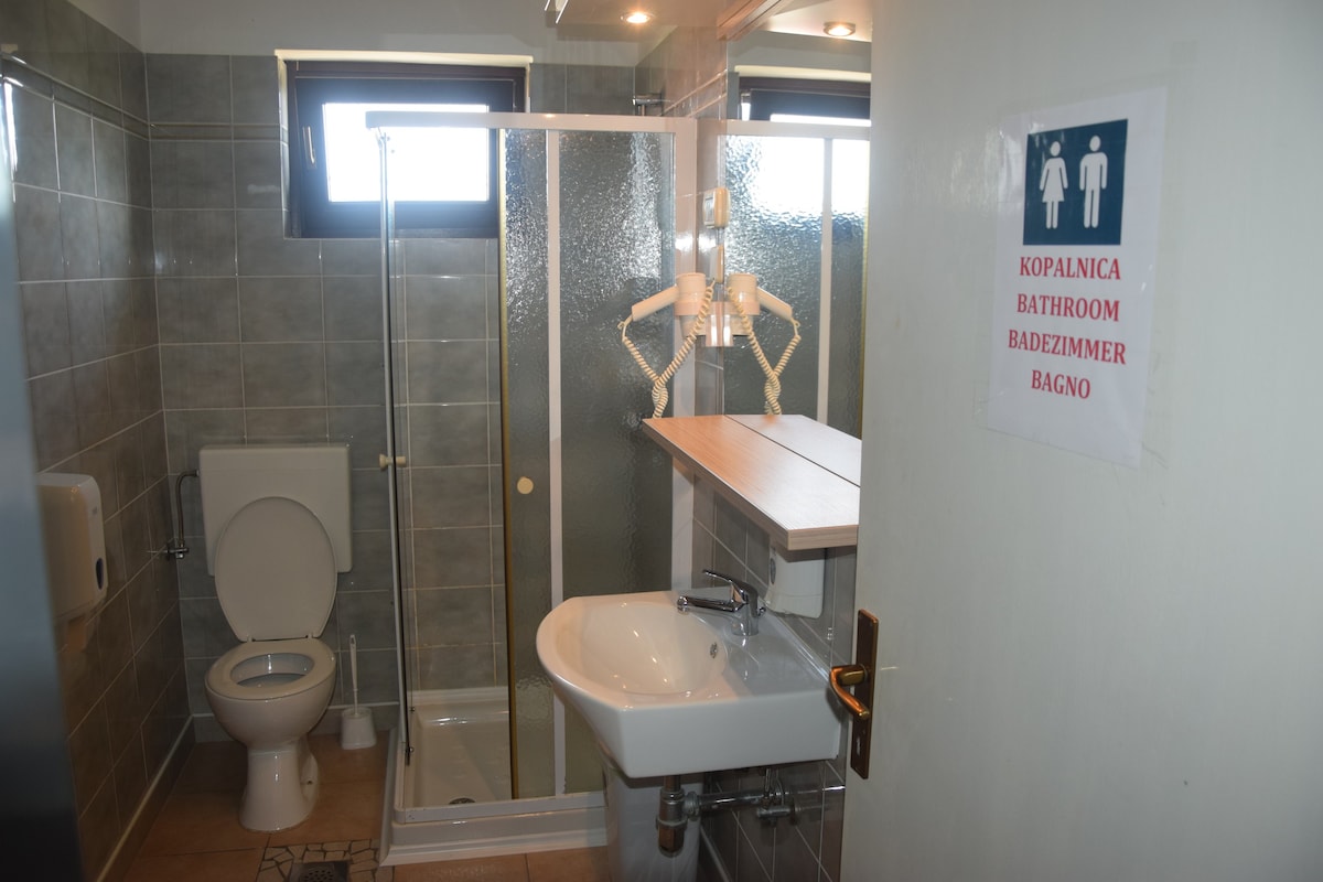 Portorož Basic Triple Room with shared bathroom
