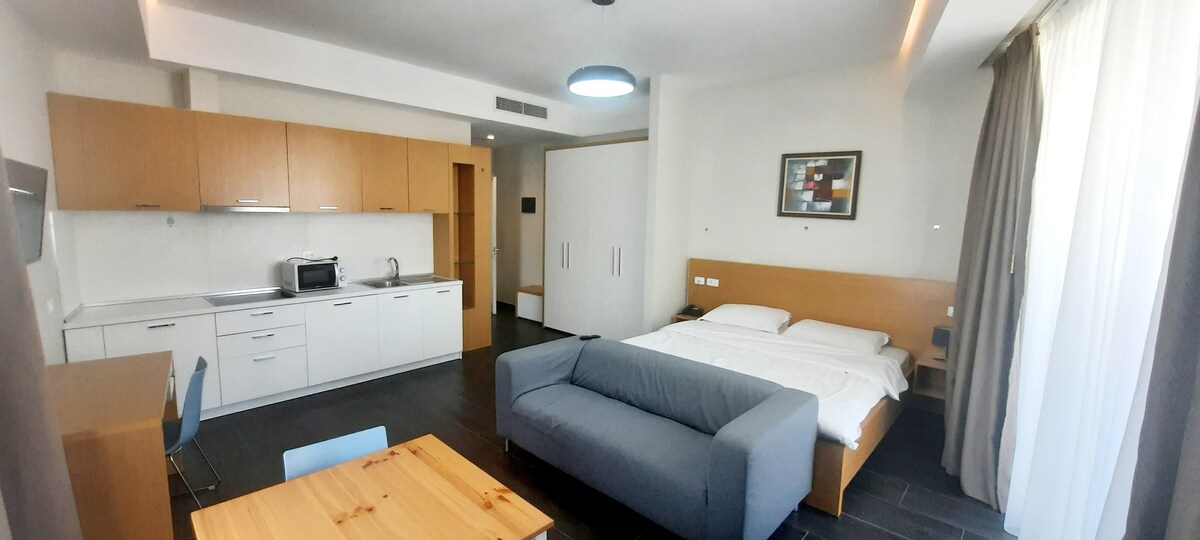 “ArA Suite Hotel” -现代生活磁铁