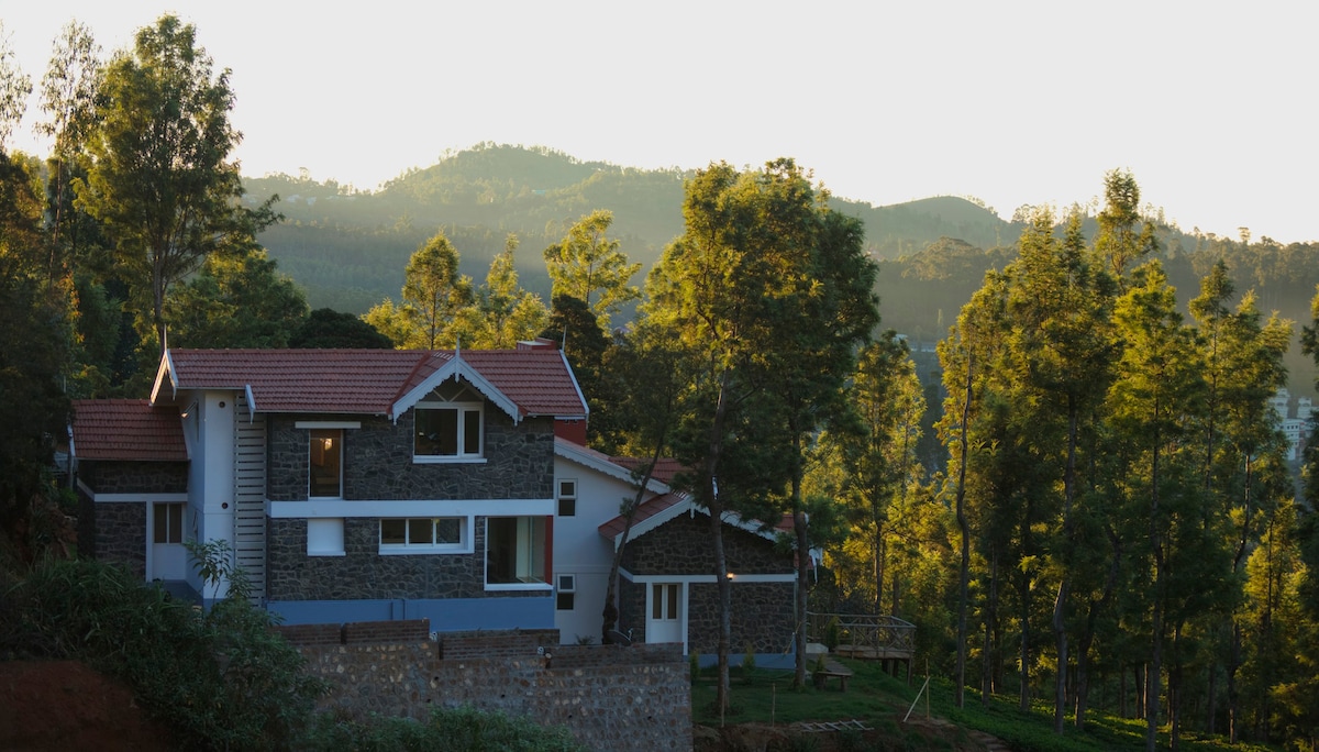 Blue Ridge Upper Stone Cottage in Ketti Valley