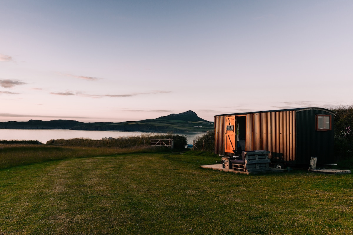 Porthselau Shepherds Hut - St Davids海景别墅