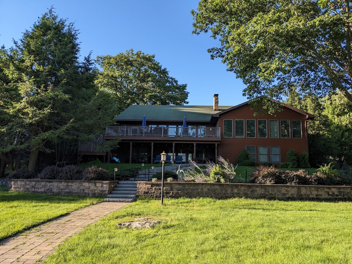 Quiet Catskills Lake House