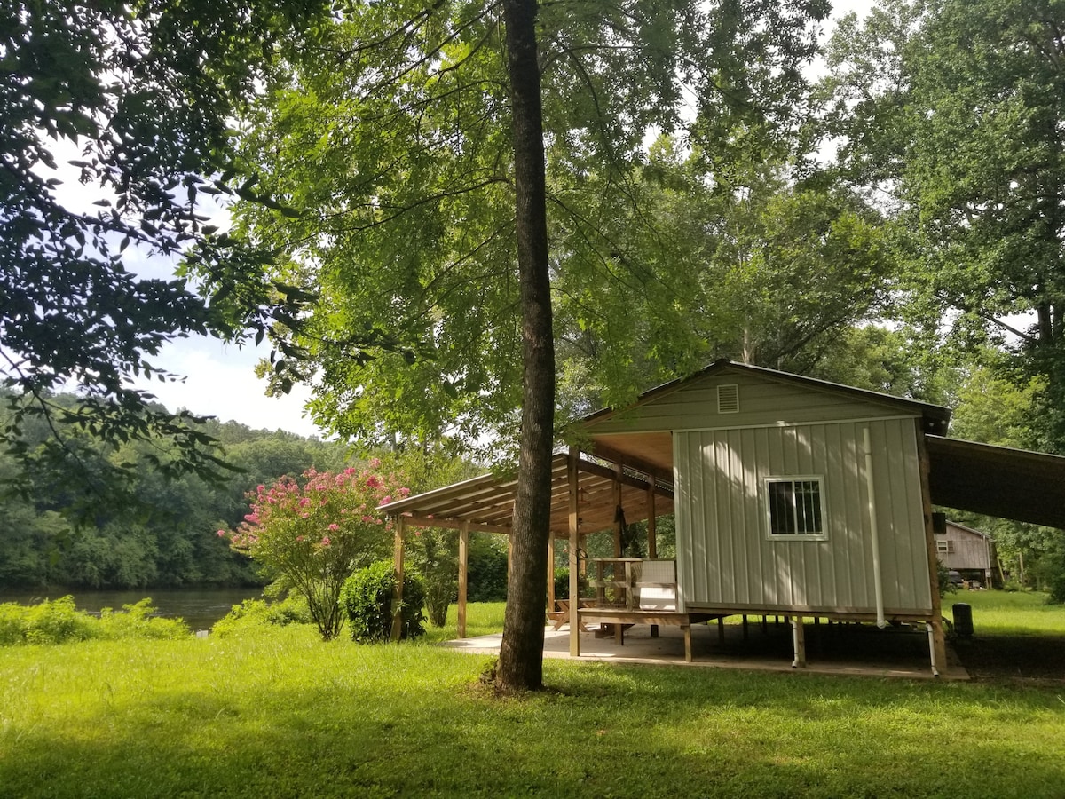 Secluded Riverfront Cabin Oasis