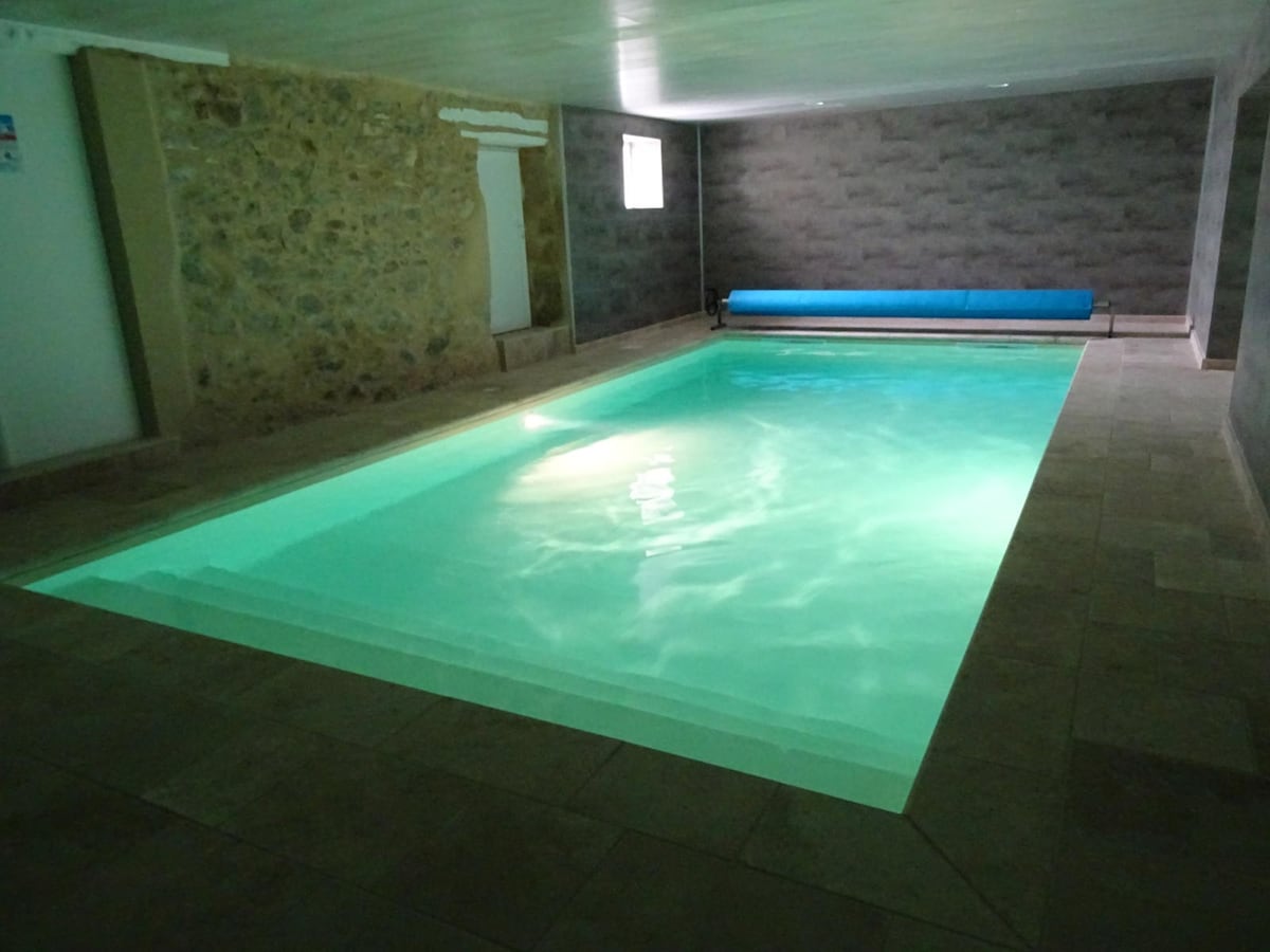 Gîte de Revel -加热室内泳池