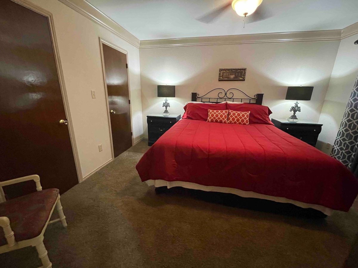 家具齐全的单卧室公寓！德克萨斯州平原景观