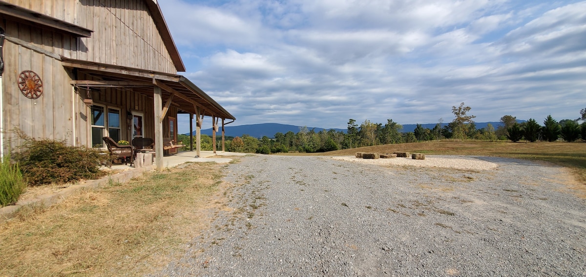 The Barn at Frog Hollow
Main Floor Unit