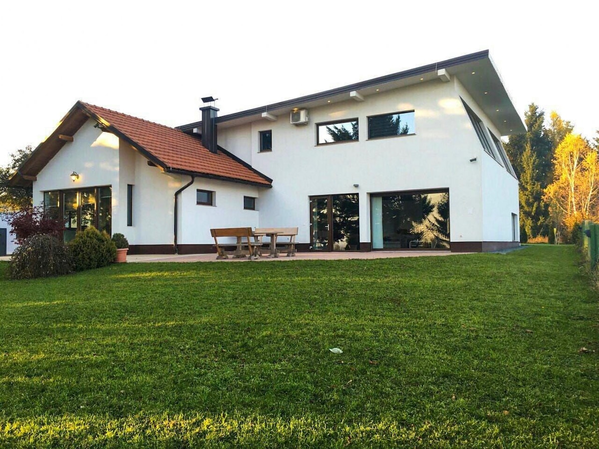 Superdelux Villa with 4 master bedrooms Sarajevo