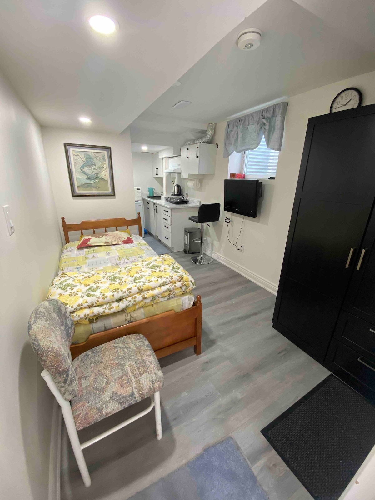 Private Studio apartment in Brampton