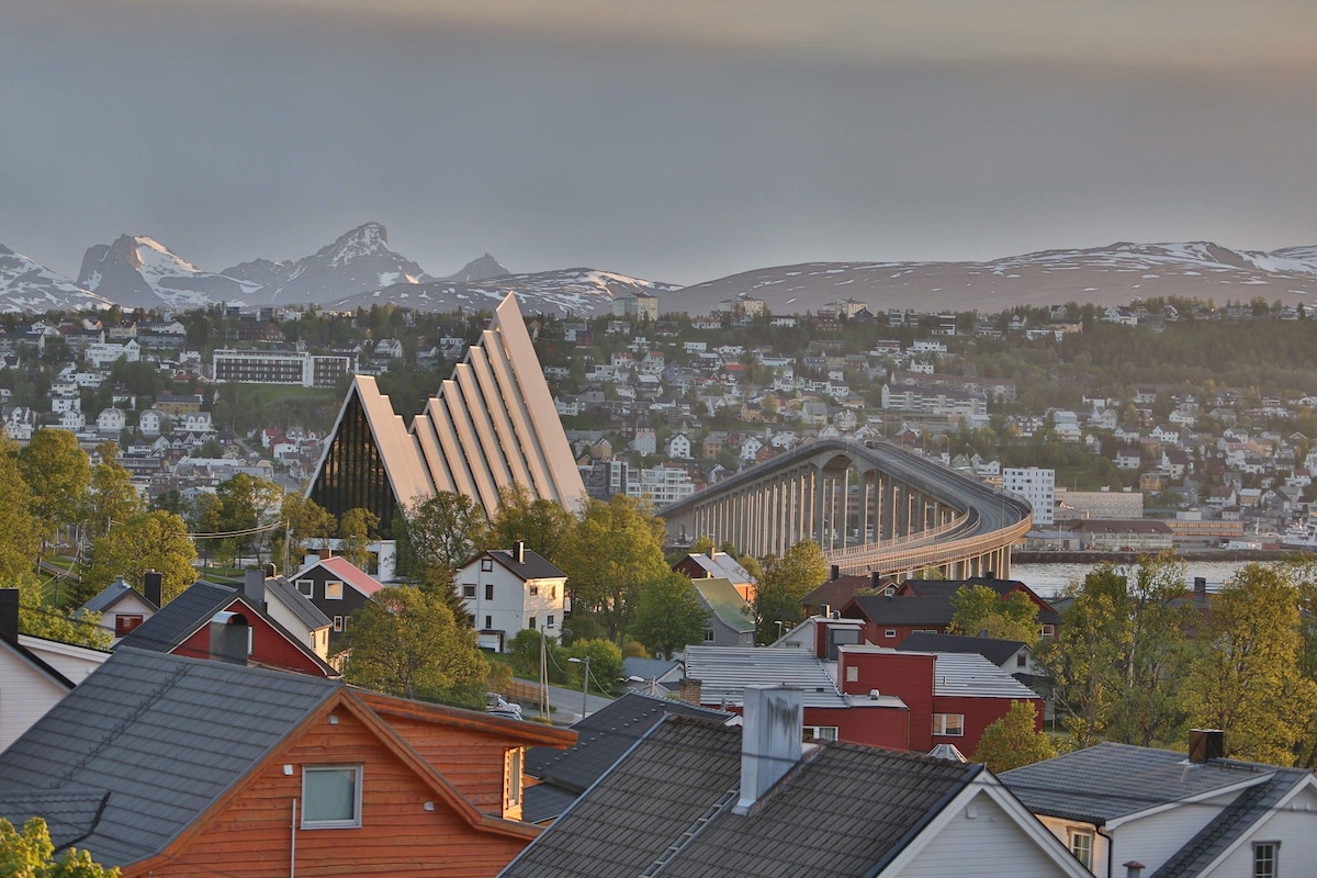 特罗姆瑟（ Tromsø ）公寓的壮丽景色，可供4人入住