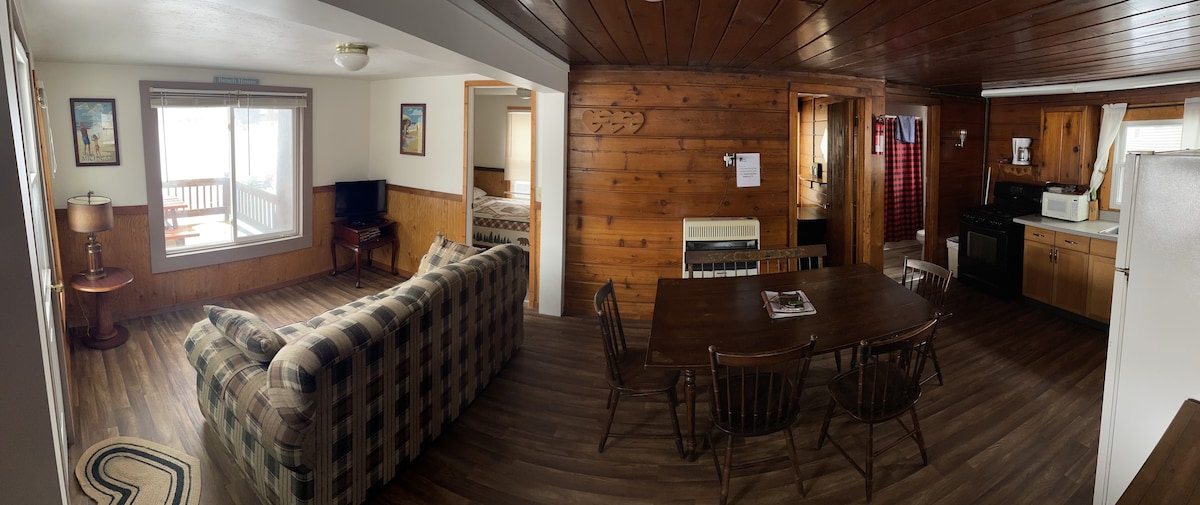 Welcome to Cottage 5 at Heart Lake Resort!