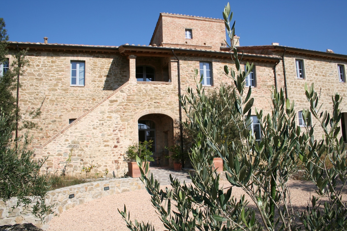 Casale Monticchio- The Main House, 8 to 10 guests