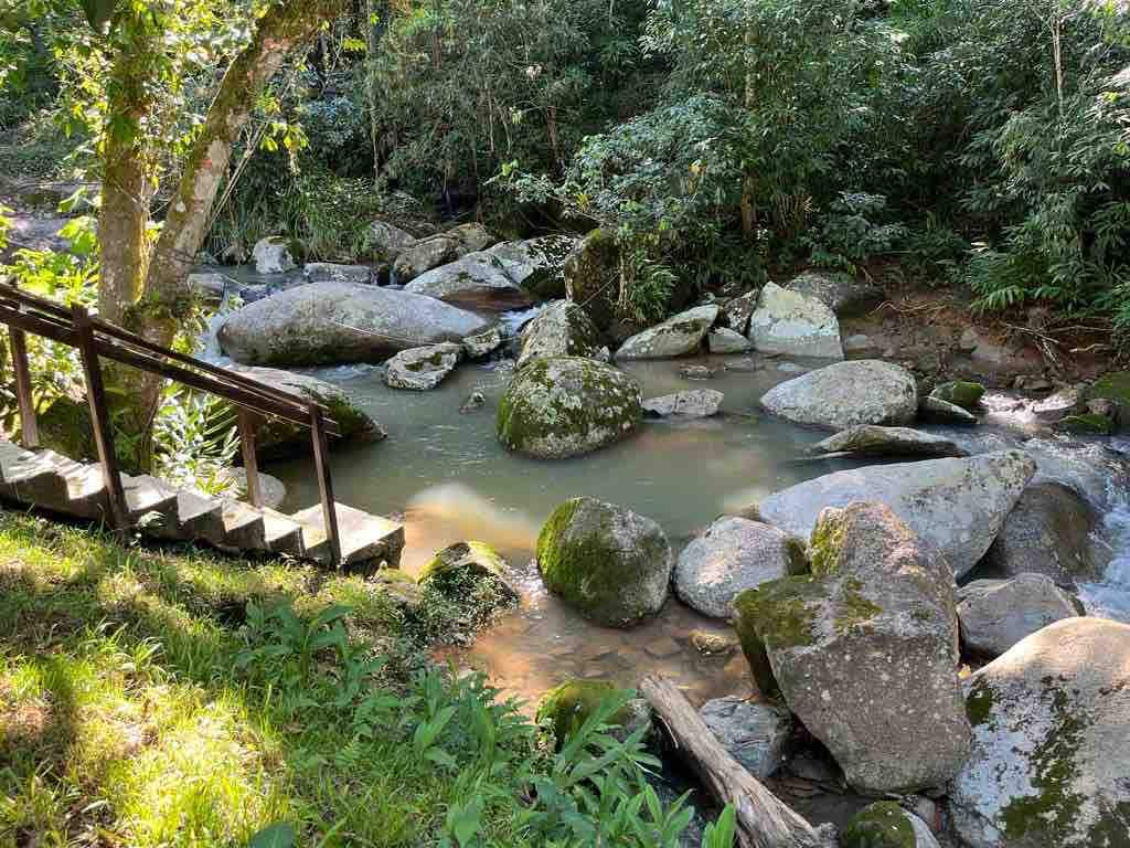 RefúgioSereno Casa Encantadora com Cachoeira e Spa