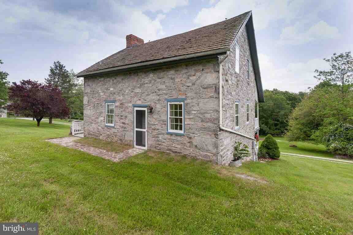 Historic Stone Farmhouse circa 1794