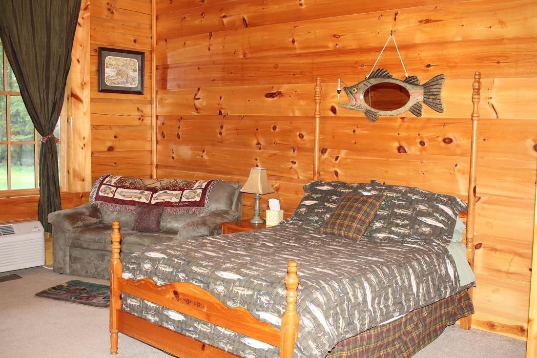Broadwater Fishing Lodge Room @ Elk Springs Resort