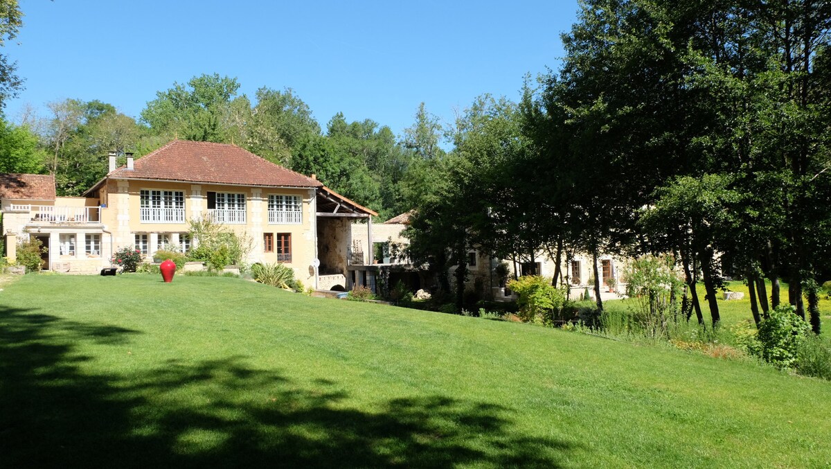 Le Moulin de Fontbouillant " Le Romantique"