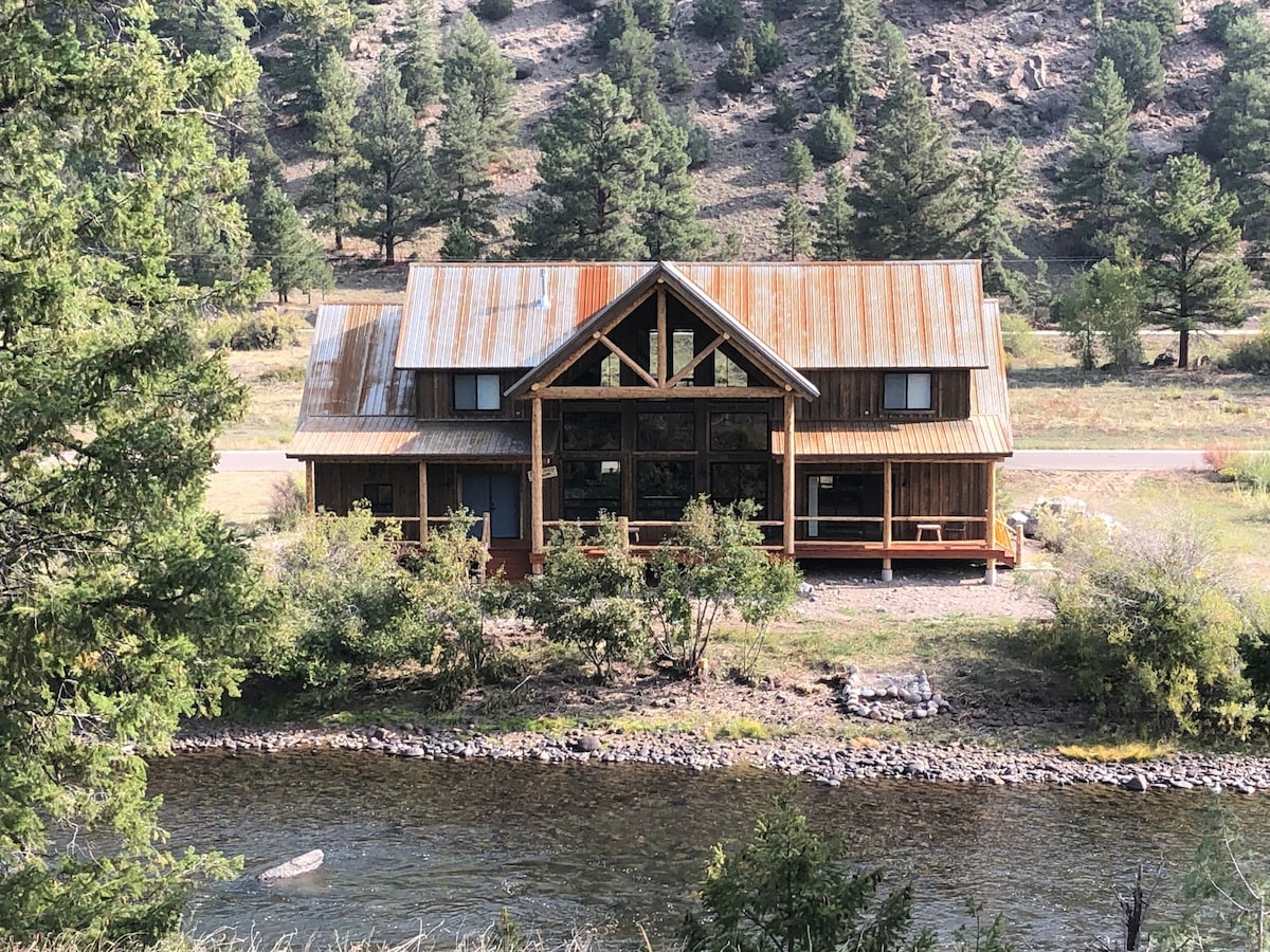 Grande Bluff (Riverfront Mountain Home)