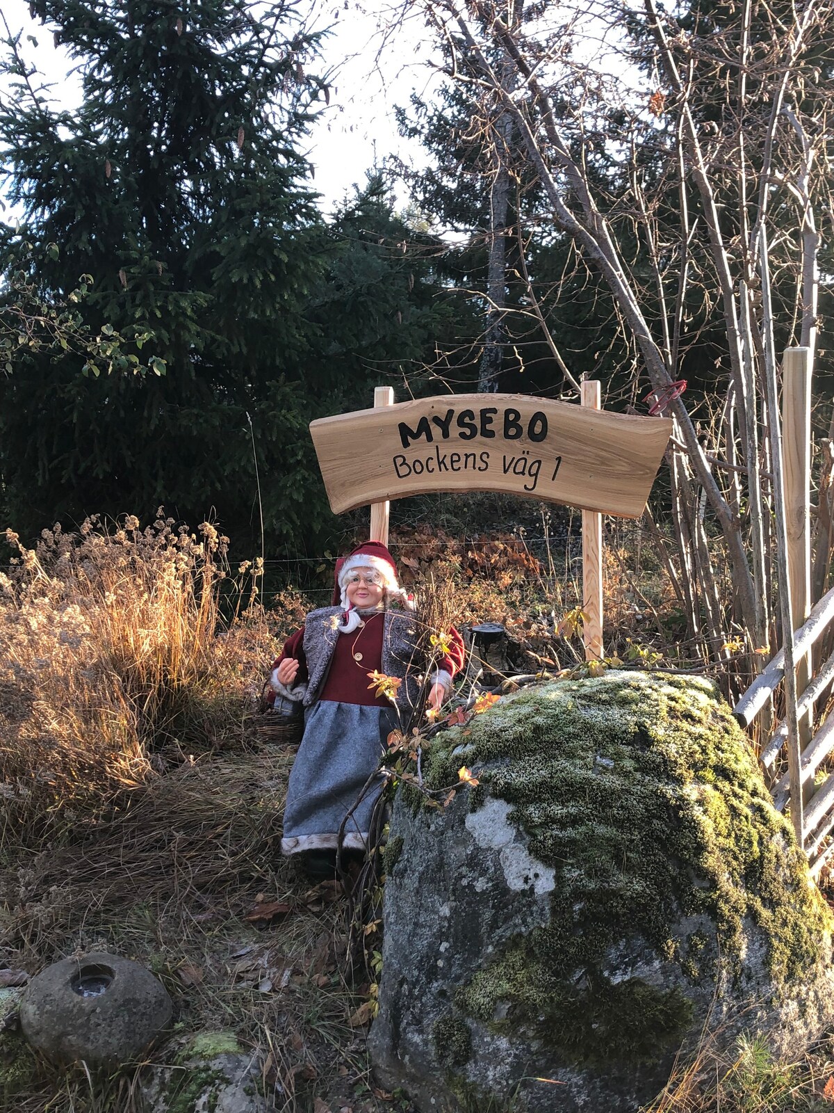 Mysebo位于Mälaren附近的森林中。