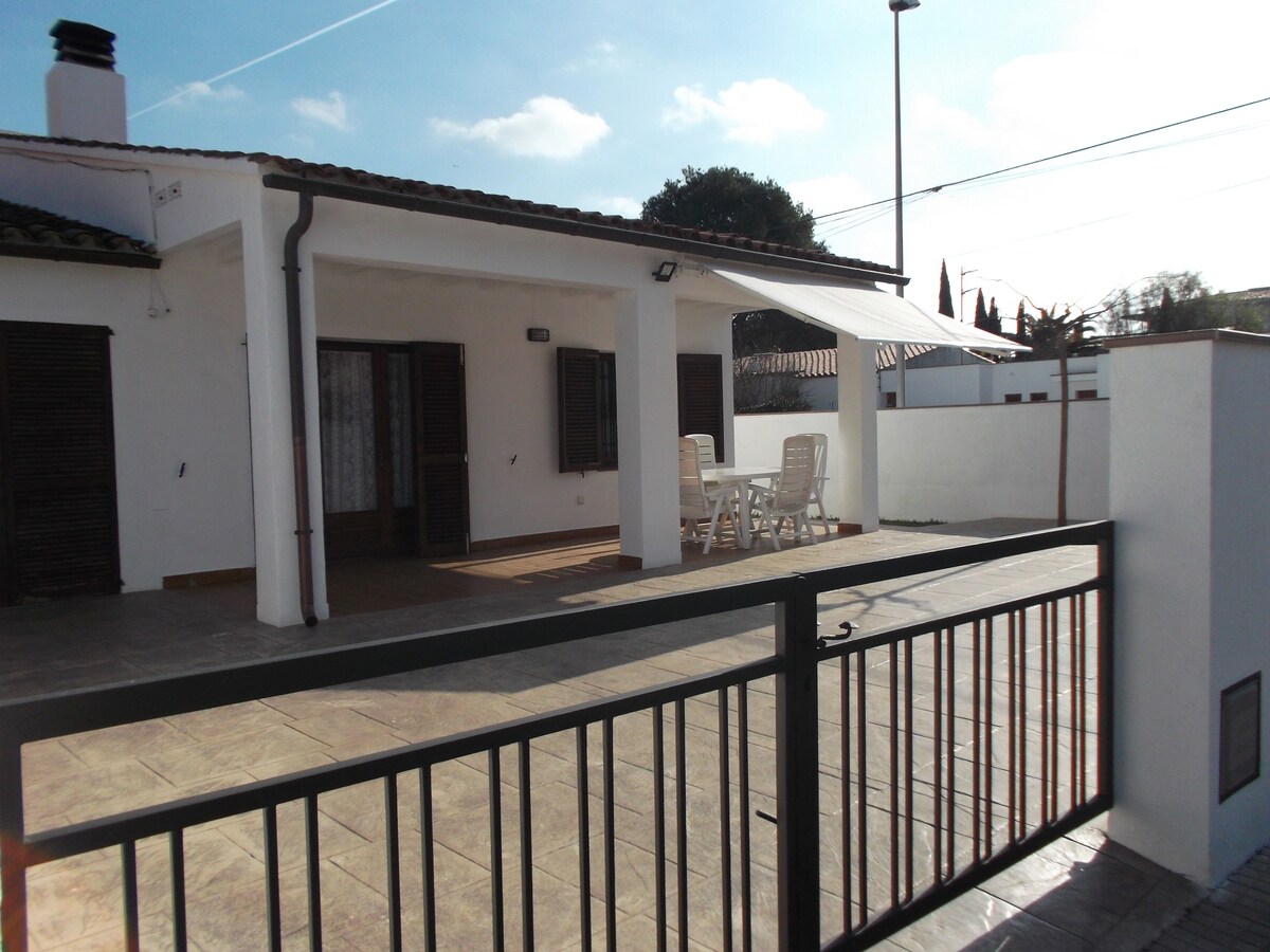 Casa Rosa. 2 bedrooms with parking