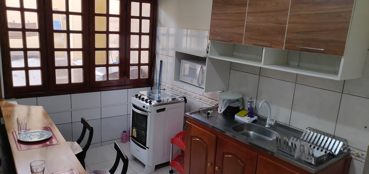 Apartamento 4, confortável e bem localizado