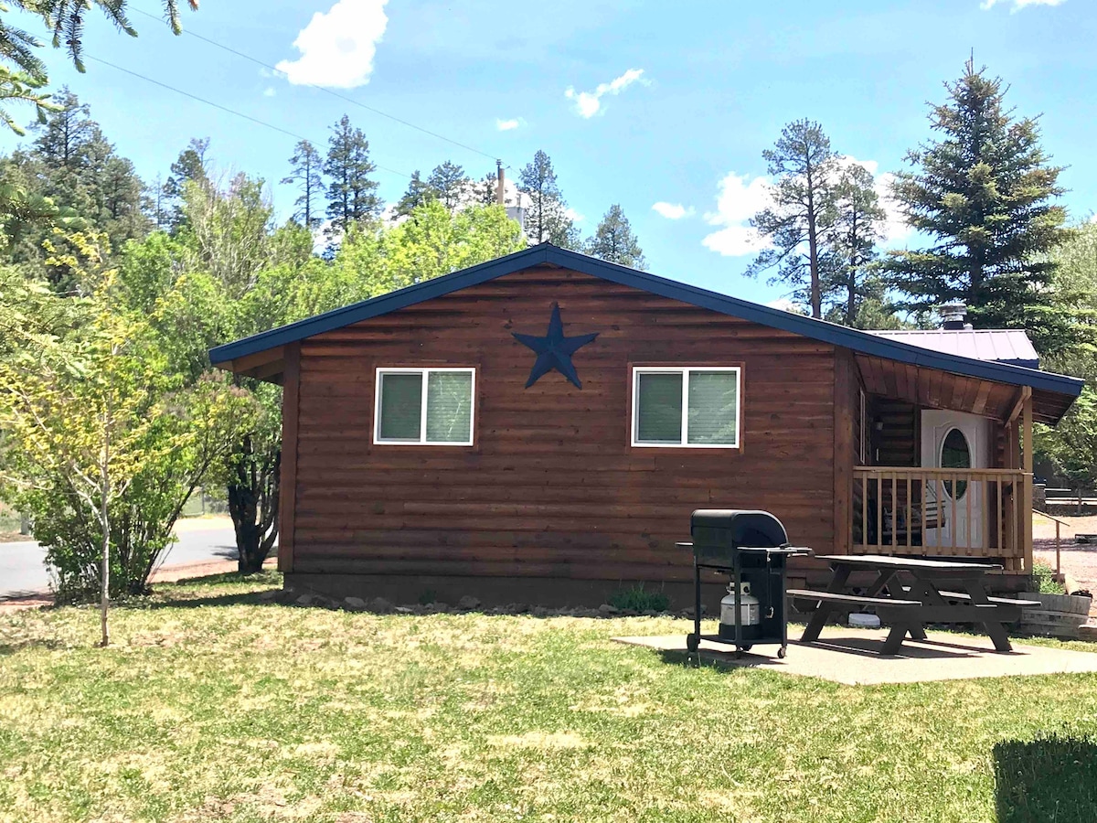 Big Bear Cabin at White Mountain Lodge