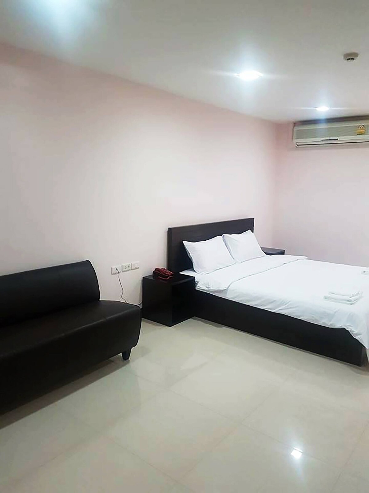 1卧室单间公寓，距离宽淮地铁站（ Khwang Huai MRT Gym ） 1.5公里。