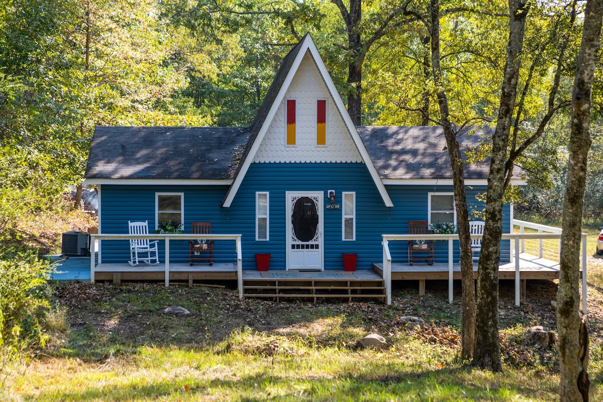 Granny's Hidden Cottage by Lake DeGray, AR