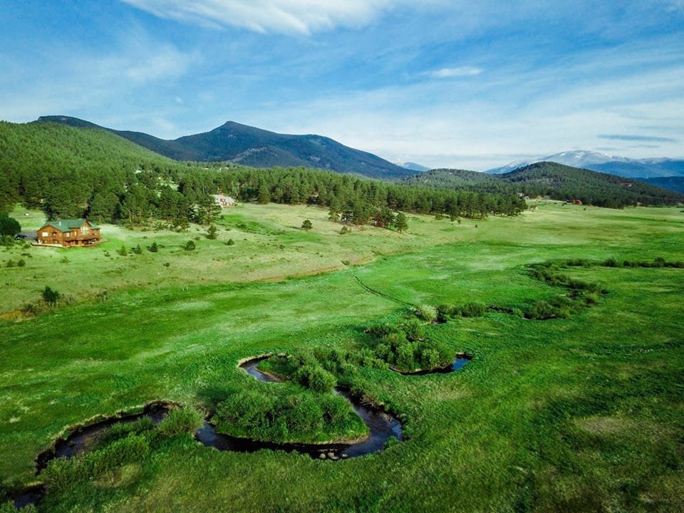 僻静的3卧室小屋，坐落在美丽的山区