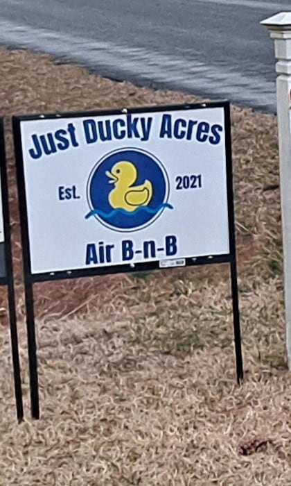 「Just Ducky Acres」上的Kits Cottage