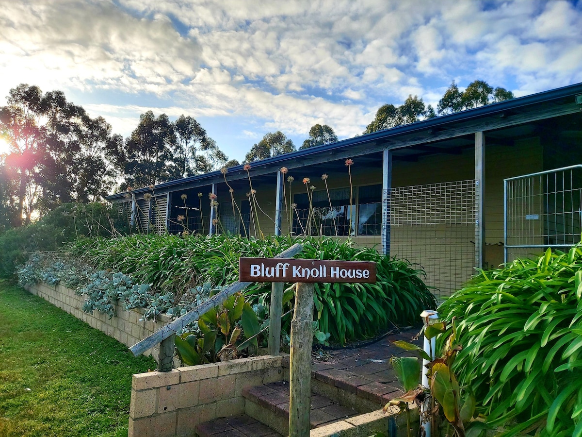 Bluff Knoll House, Home and Hound Farmstay
