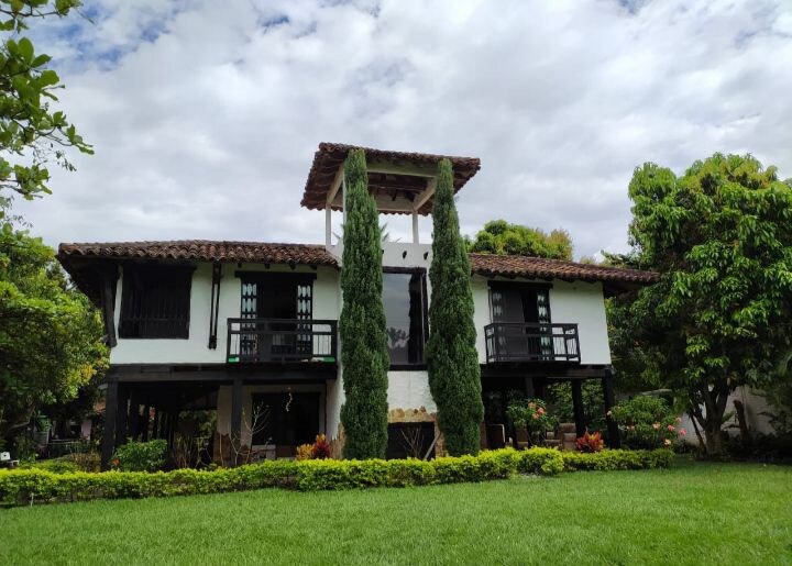 Casa de campo llena de vida en rozo valle