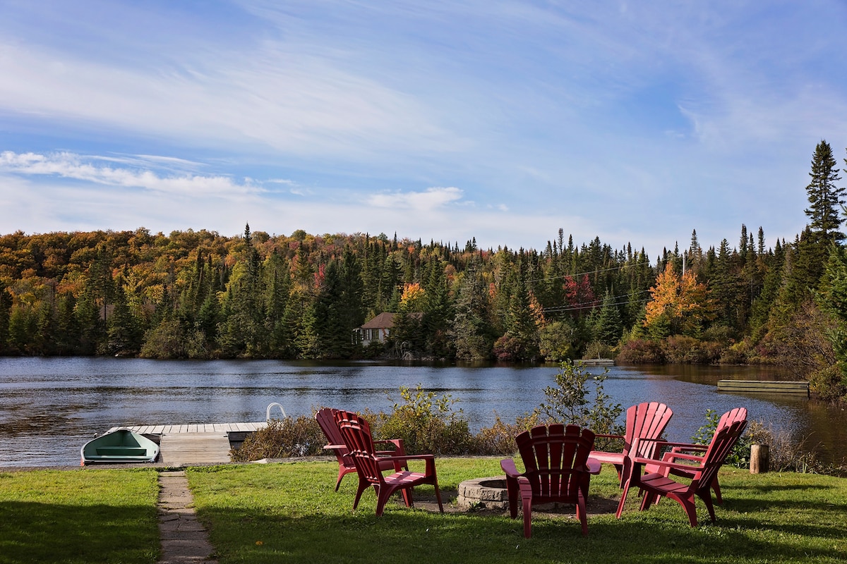 Au Lac-à-l'île (bord de lac, rustique, spa, foyer)