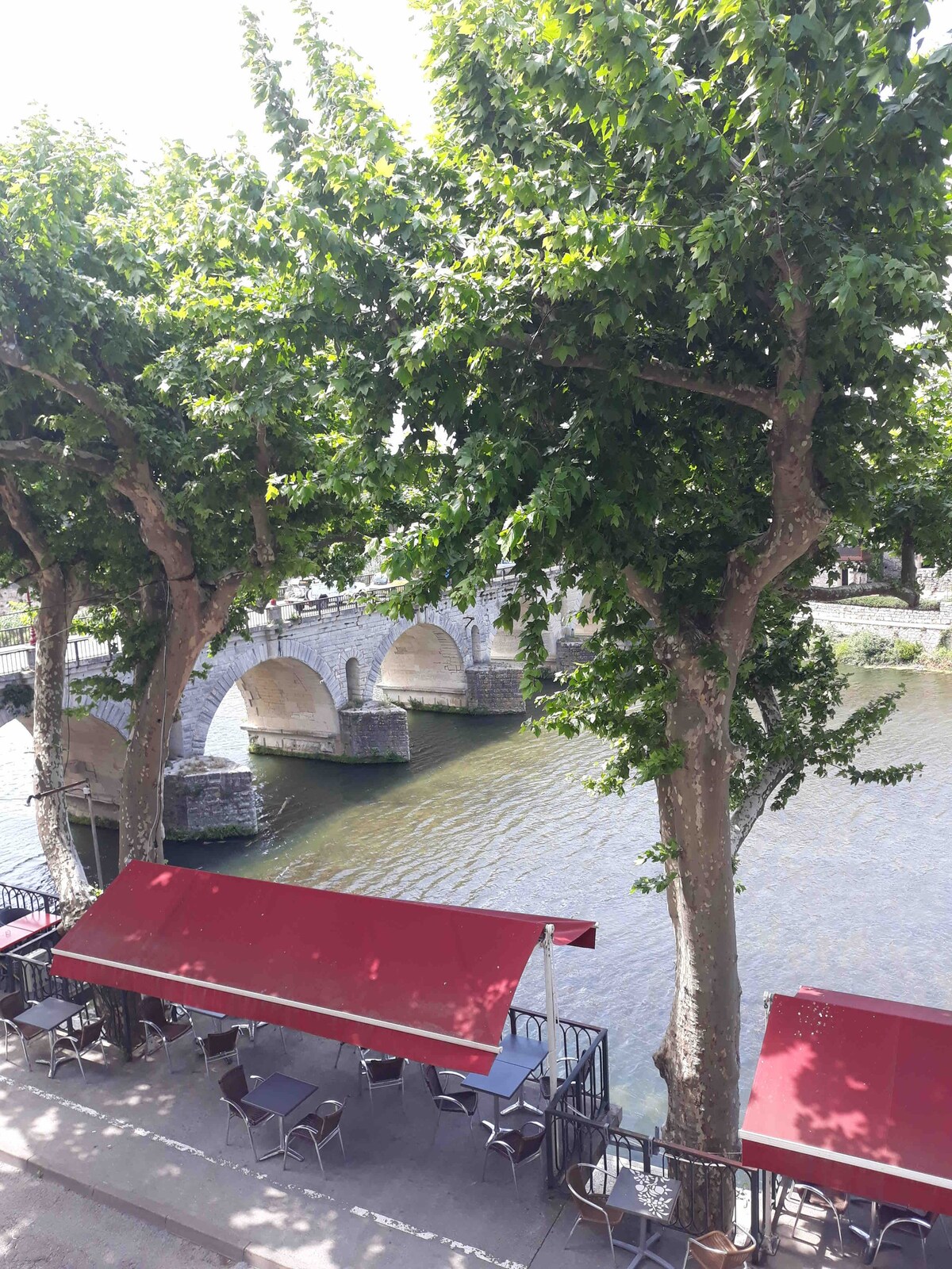 Appartement vue sur le Vidourle