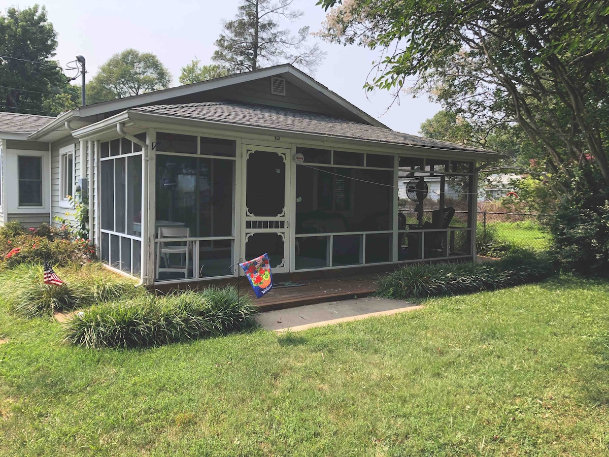 Cottage Lafayette in Colonial Beach