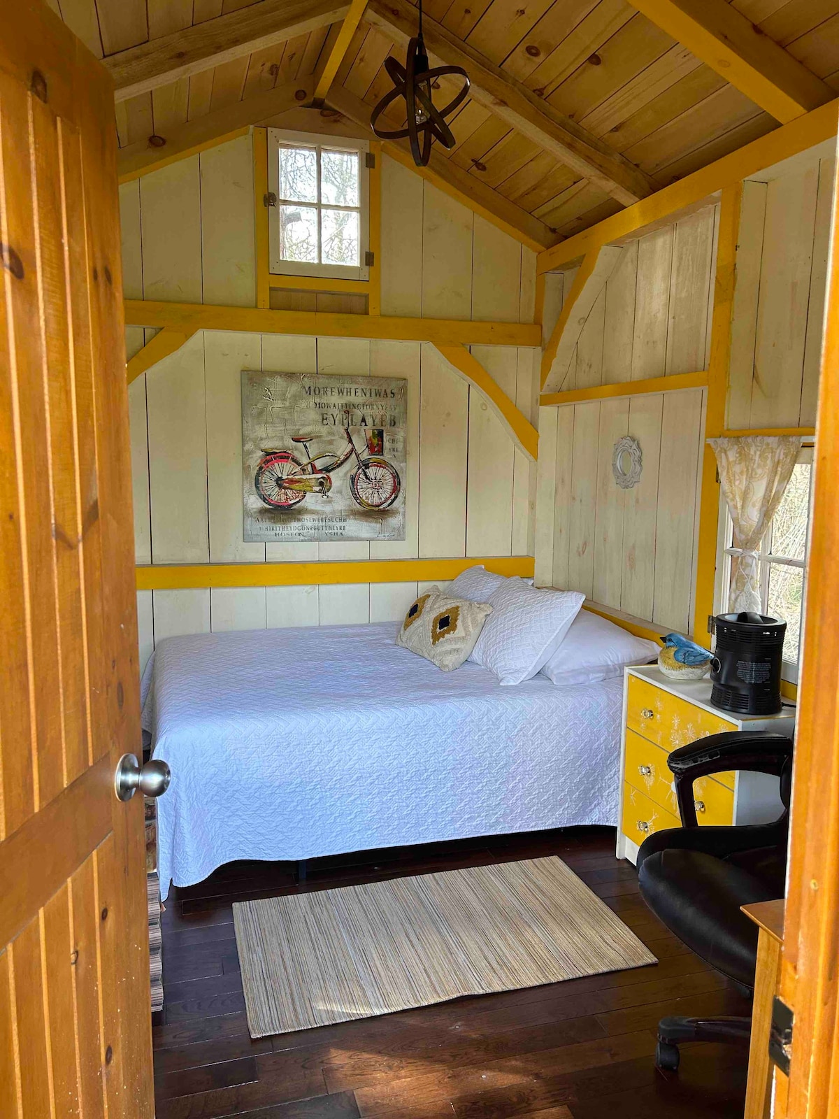 Atwood Glamping Bunkie, Hepworth, 3 Wooded Acres